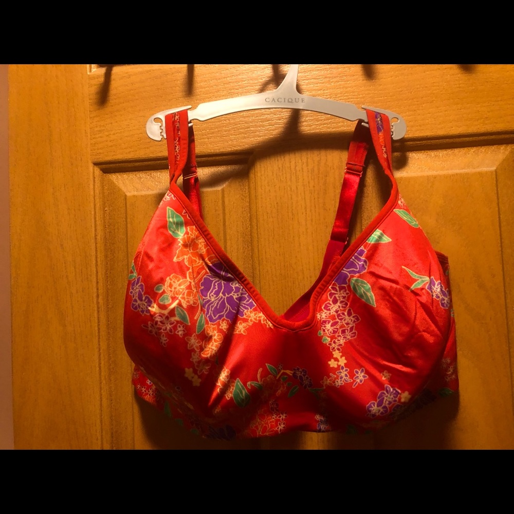 NWOT Cacique Bra with underwire